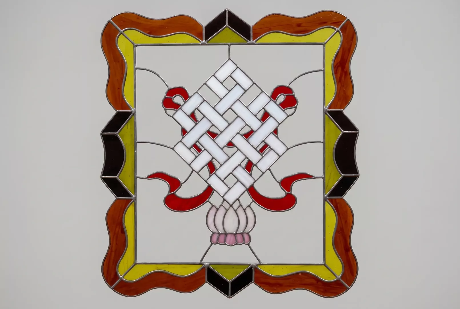 Panel con nudo blanco y rojo